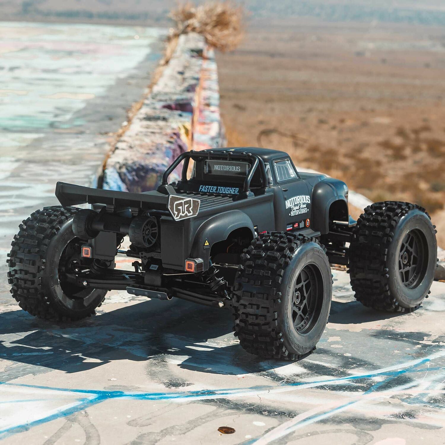 1/8 NOTORIOUS 6S 4X4 RTR Brushless Stunt Truck, Black